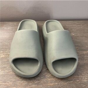 Adidas Yeezy 'Salt' Slides